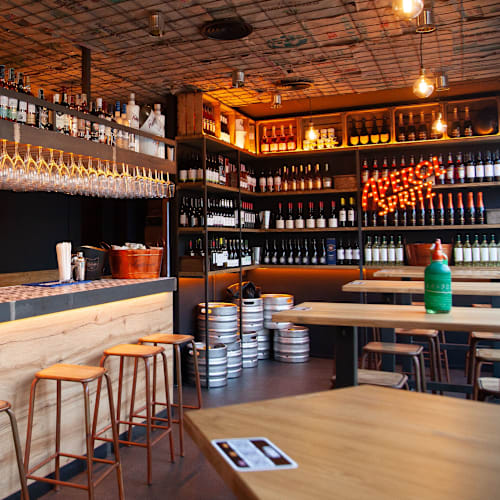 4 latas Fleming, Barcelona