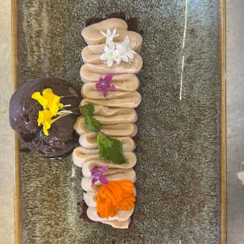 Okwide Beach Grill, Tanneron