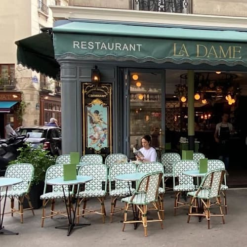 La Dame de Paris , Paris
