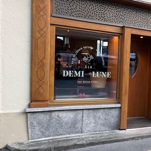A La Demi-Lune, Chardonne