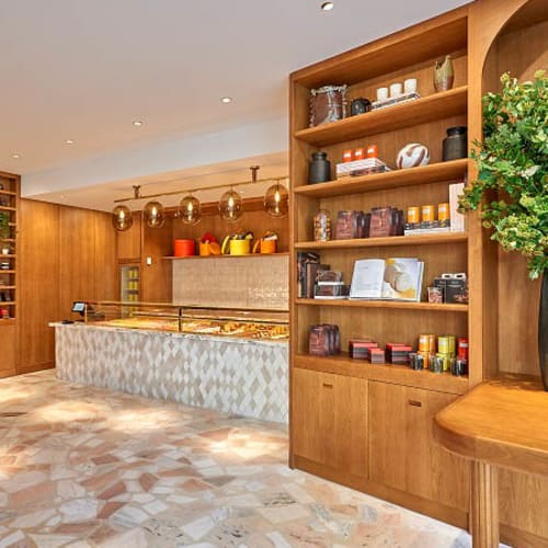 Pierre Hermé, Paris