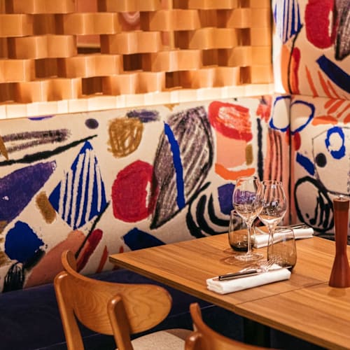 Table Penja, Paris