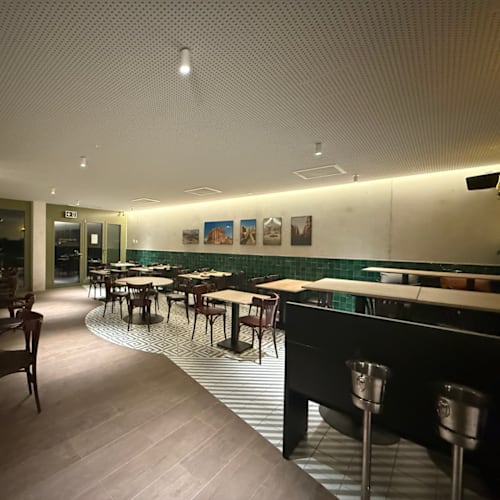 Mounira par Man'ouchy, Lausanne