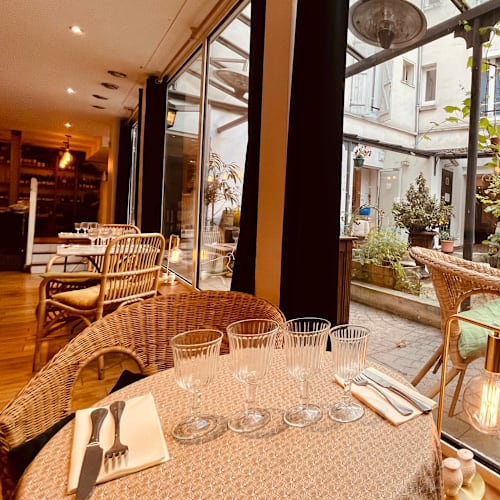 Les Marchands de Vins, Paris