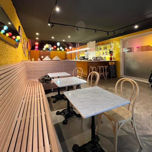 999 Thang Long, Barcelona