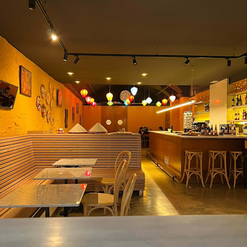 999 Thang Long, Barcelona