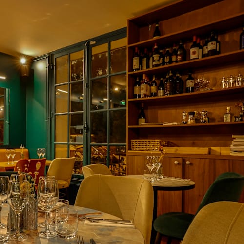 Melagodo, Paris