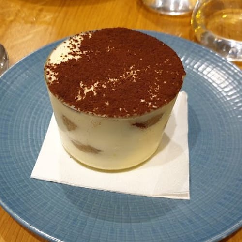 Melagodo, Paris