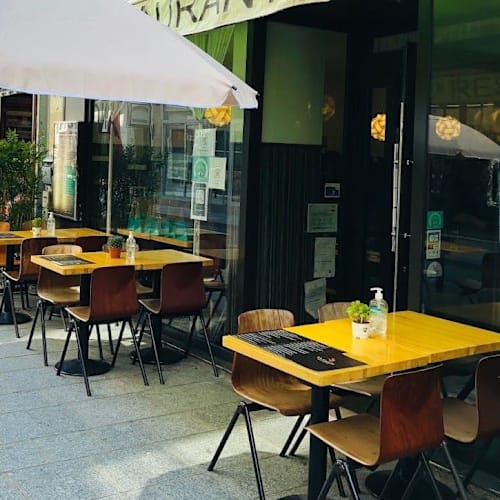 Xin Gainian, Paris