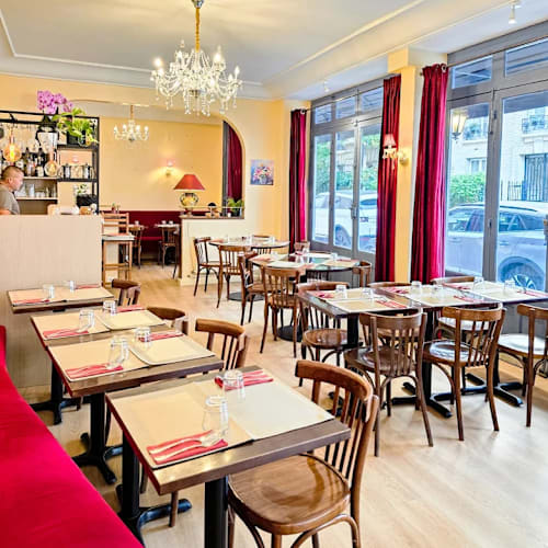 Sawady, Paris
