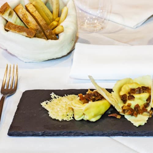 Hosteria, Milano