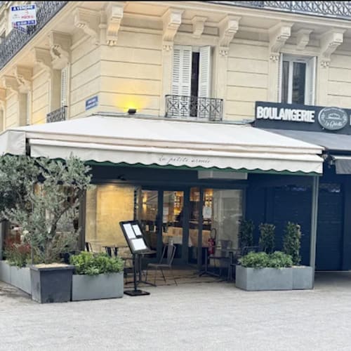 La Petite Armée, Paris