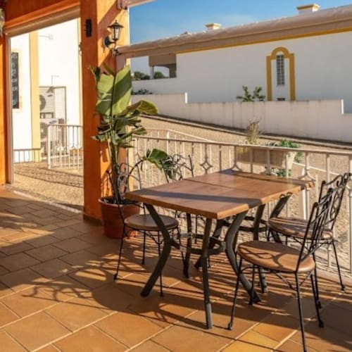 Farm Village - Into the Wild: Burguer & Cocktails, Albufeira