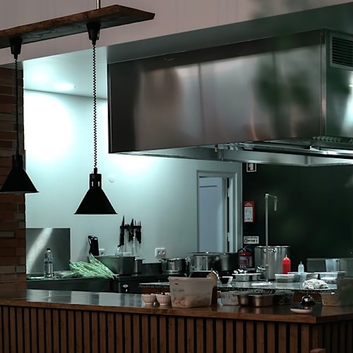 Come The Steakhouse, Benedita