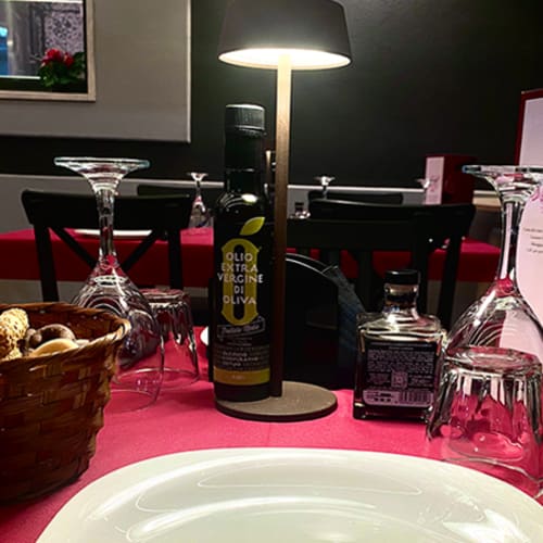 Love Meat Steakhouse & Pizza, Oria