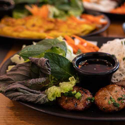 Le Bee Maï, Genève