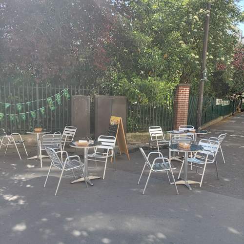 Le Cafuné qui braille, Paris