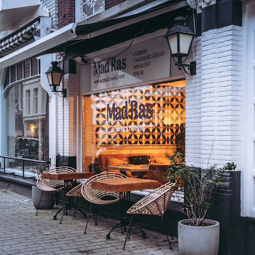Mad'Ras, Den Haag
