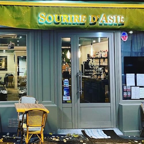 Sourire d´Asie, Paris