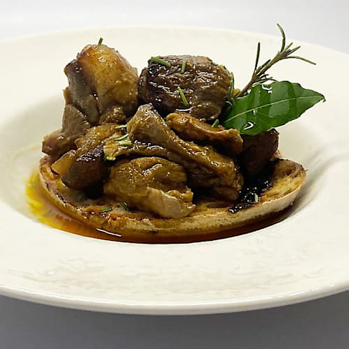 B - eat Cucina Tipica, Fondi
