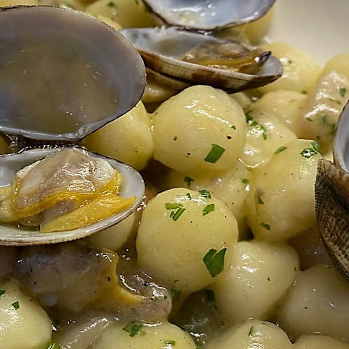 B - eat Cucina Tipica, Fondi