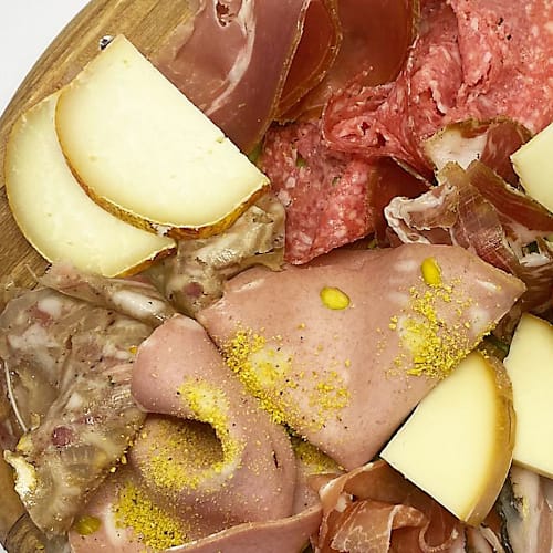 B - eat Cucina Tipica, Fondi