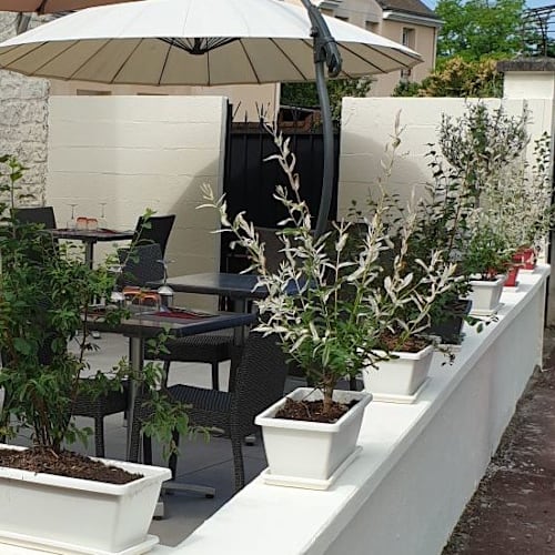 La Table de Cassan, L'Isle-Adam