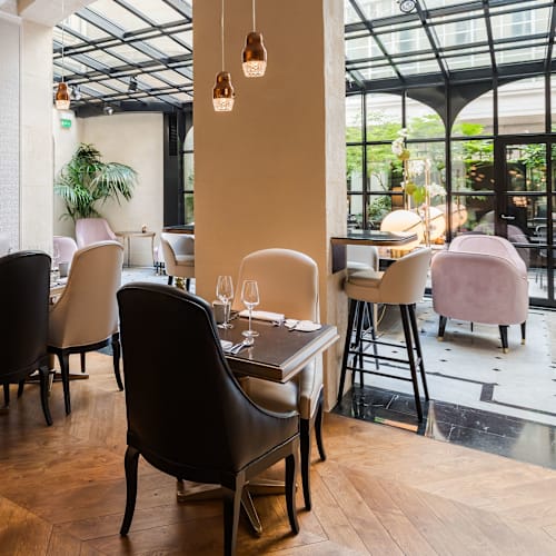 Cléo, Paris