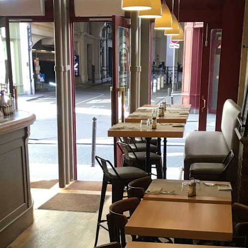 Les Bacchantes, Paris