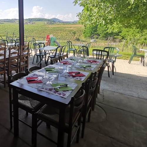 La Table des Huit Pilon, Porte des Pierres Dorées