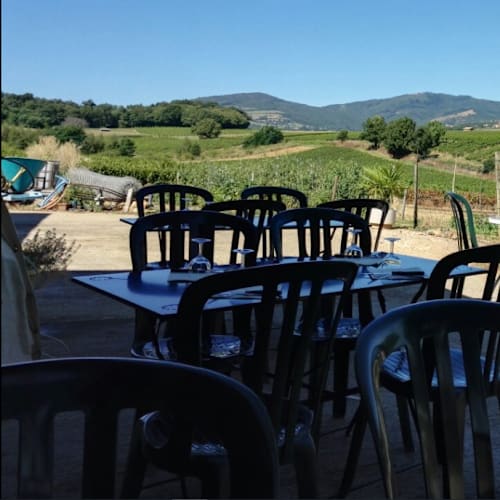 La Table des Huit Pilon, Porte des Pierres Dorées