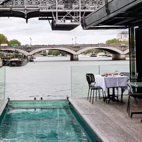 Off Paris Seine, Paris