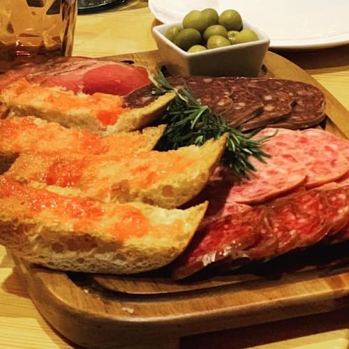Lolo Mes que Vins, Barcelona