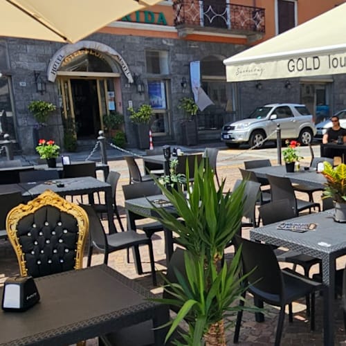 GOLD loungebar & food, Arona
