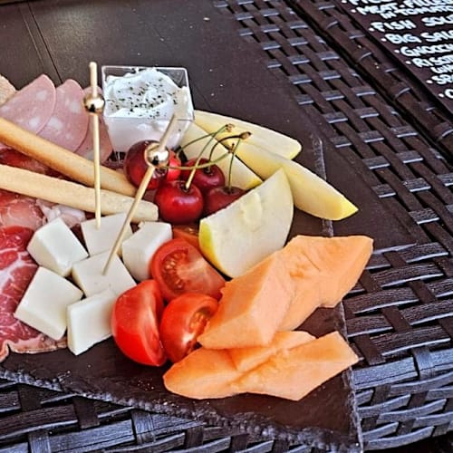 GOLD loungebar & food, Arona