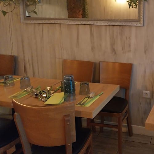 Buja végétarien, Paris