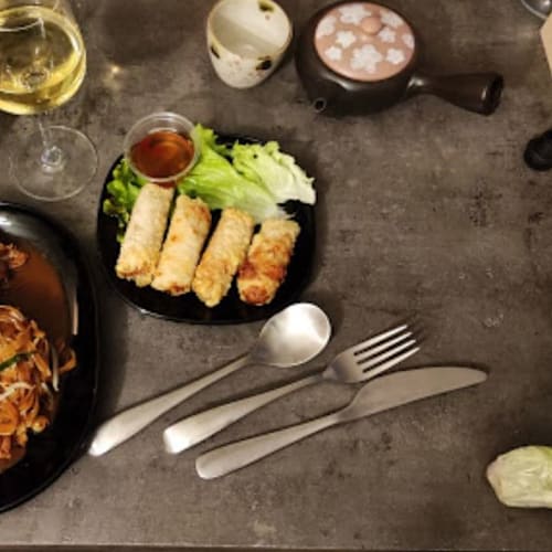 Aim Thai, Versailles
