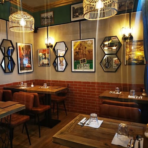 Aim Thai, Versailles