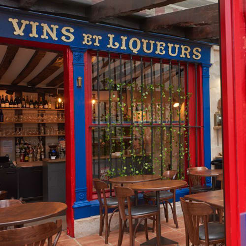 Les Deux Colombes, Paris