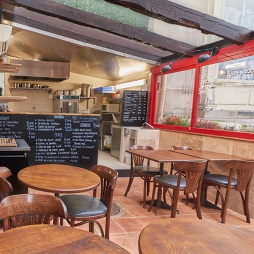 Les Deux Colombes, Paris