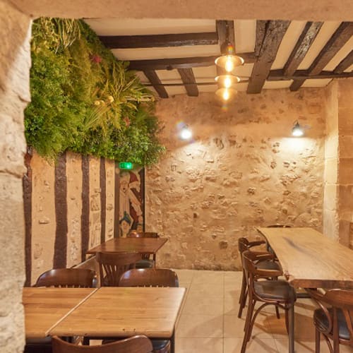 Les Deux Colombes, Paris