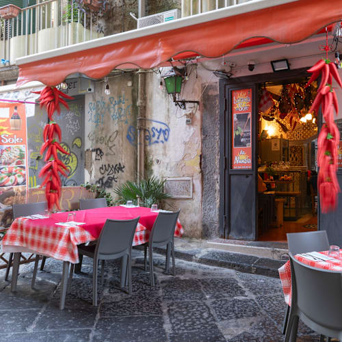 Locanda del sole, Napoli