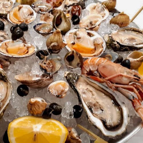 Pesce Crudo e Plateau Royal by Ristorante San Pietro Milano, Zelo Surrigone