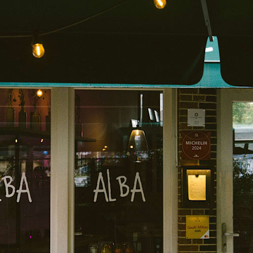 Alba, Amsterdam