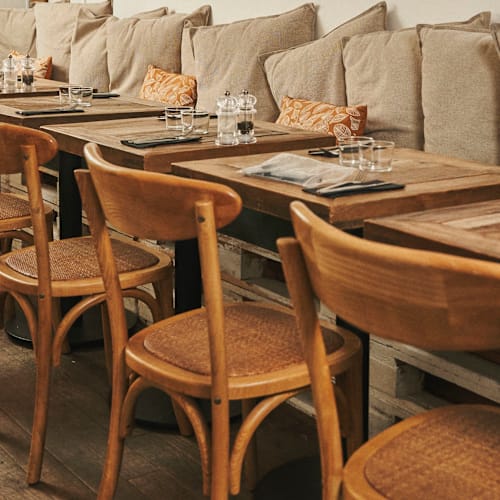 Lovebird Saint-Cloud, Saint-Cloud