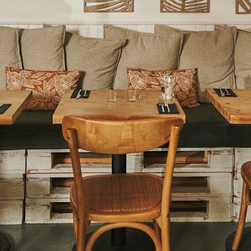 Lovebird Saint-Cloud, Saint-Cloud