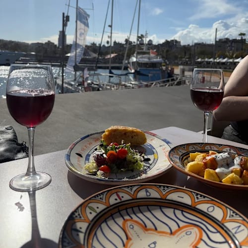 Monarq Barceloneta, Barcelona