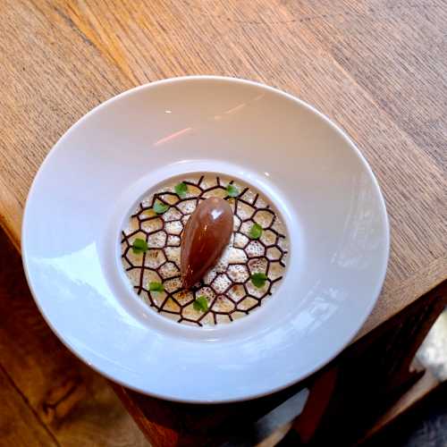 Les Petits Parisiens, Paris