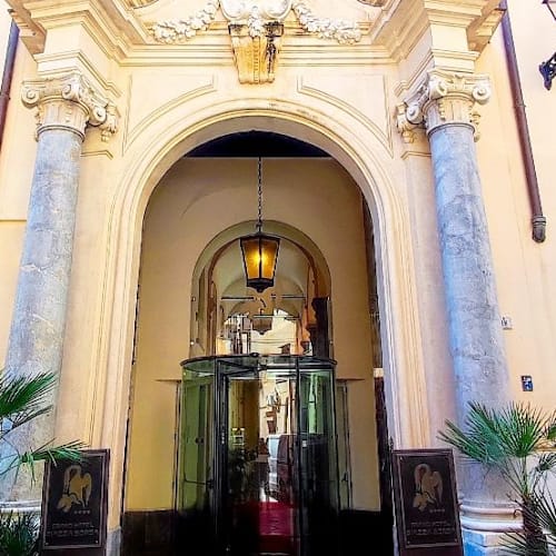 "Il Chiostro" Cafe & Bistrot- Grand Hotel Piazza Borsa , Palermo