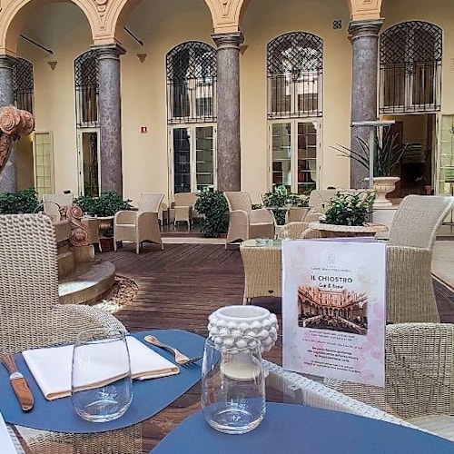 "Il Chiostro" Cafe & Bistrot- Grand Hotel Piazza Borsa , Palermo